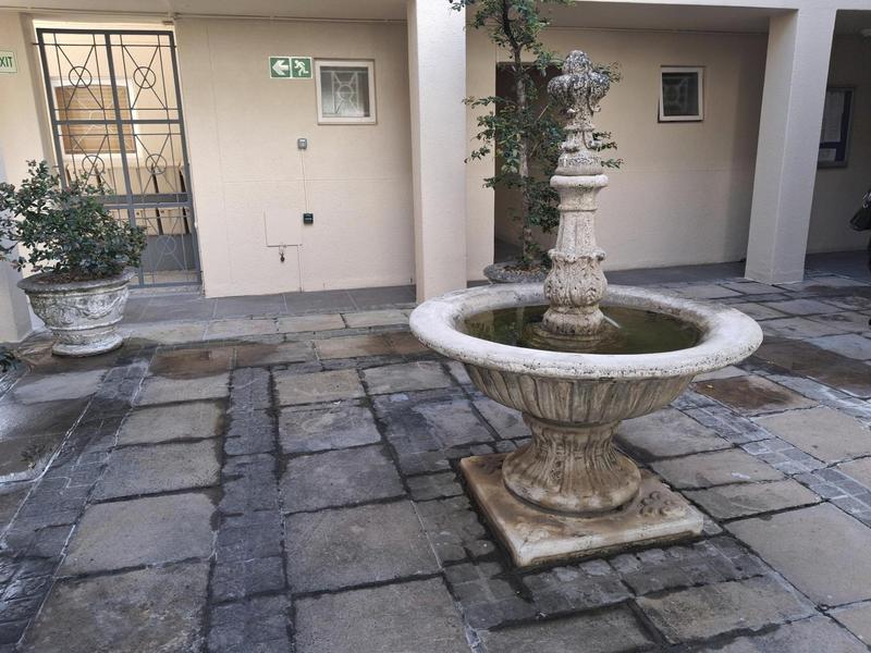 To Let 1 Bedroom Property for Rent in Vredehoek Western Cape